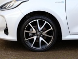 Toyota Yaris 1.5 Hybrid Launch Edition | Bi-Tone | Half Leder | Stoelverwarmi