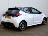 Toyota Yaris 1.5 Hybrid Launch Edition | Bi-Tone | Half Leder | Stoelverwarmi